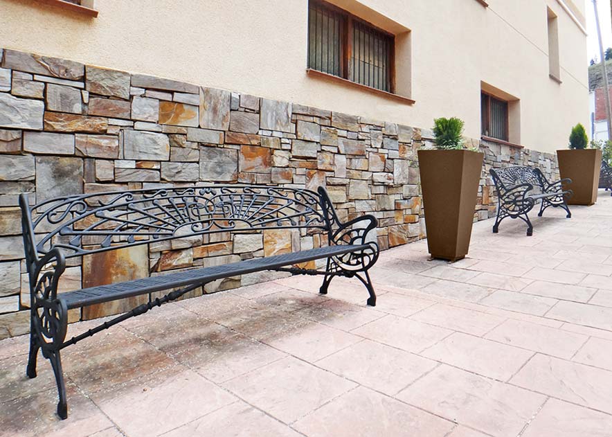 Street furniture with benches, litter bins, bollards, planters and equipment , Flower planters , UJ14A Garda A Flower Planter , 